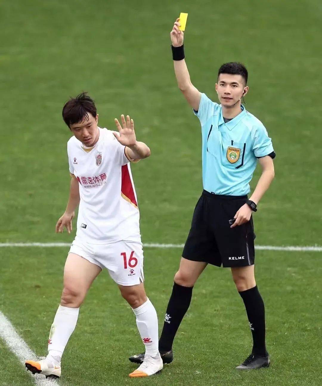 星空娱乐-包含中国足球裁判执裁水平稳步提升，国际认可度增强的词条