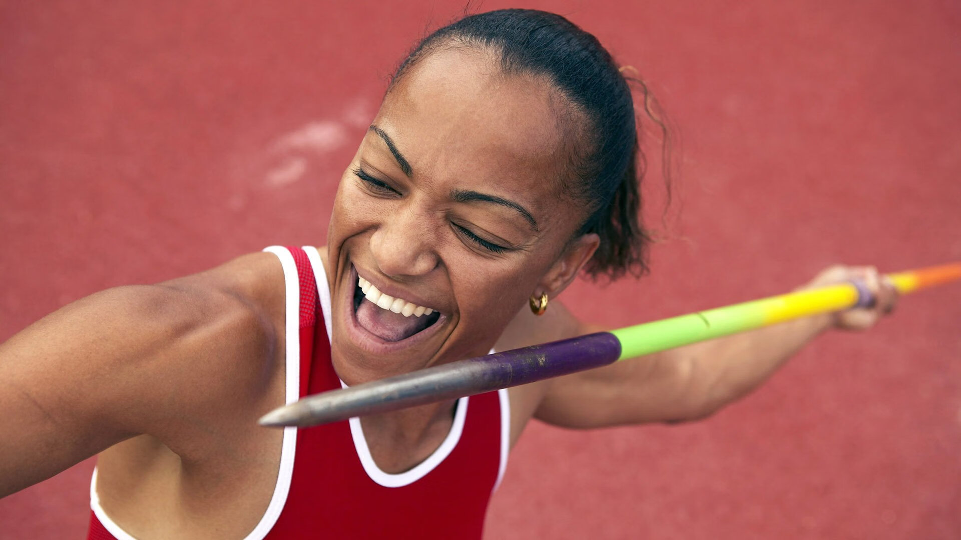 “逆境突围：球队在关键时刻的神奇表现”，《逆境突袭》